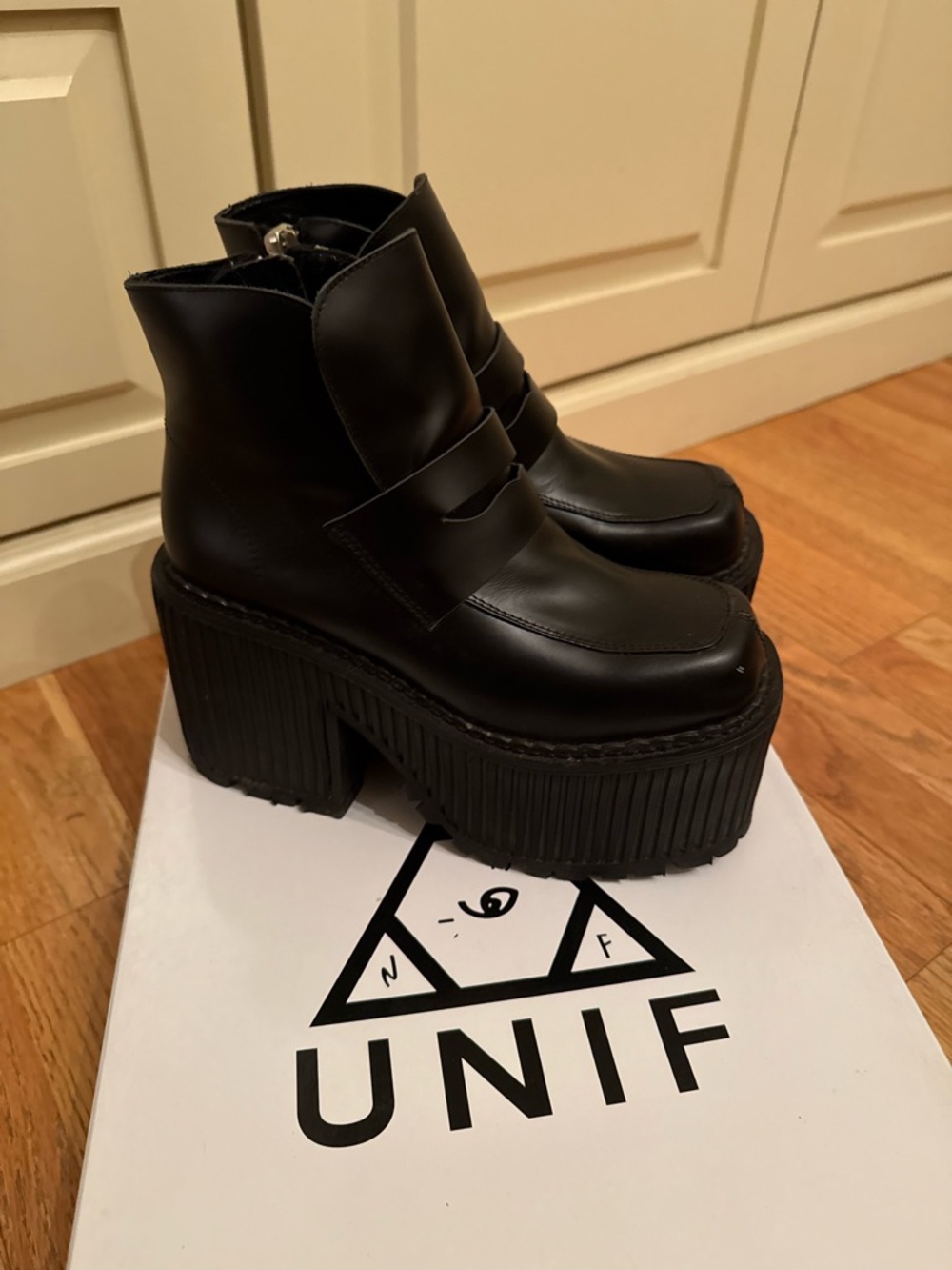 NWT UNIF Leather Black Platform Boots Side Zip real leather size us 8 womens - Picture 3 of 8